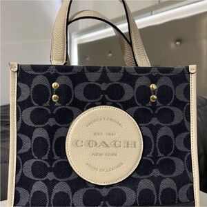 ** Coach Dempsey 22 Signature Jacquard Tote.
